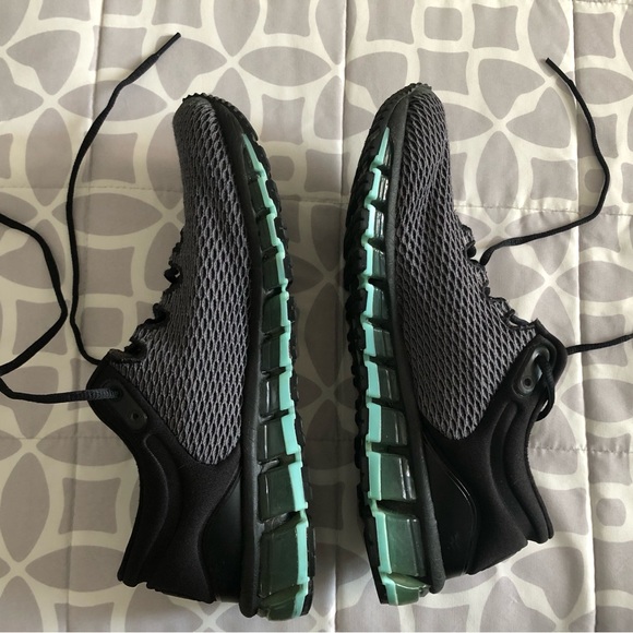 Asics - Picture 2 of 5